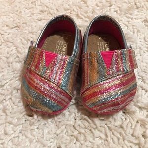 Toms Infant Rainbow Strip Shoes 2 Toddler